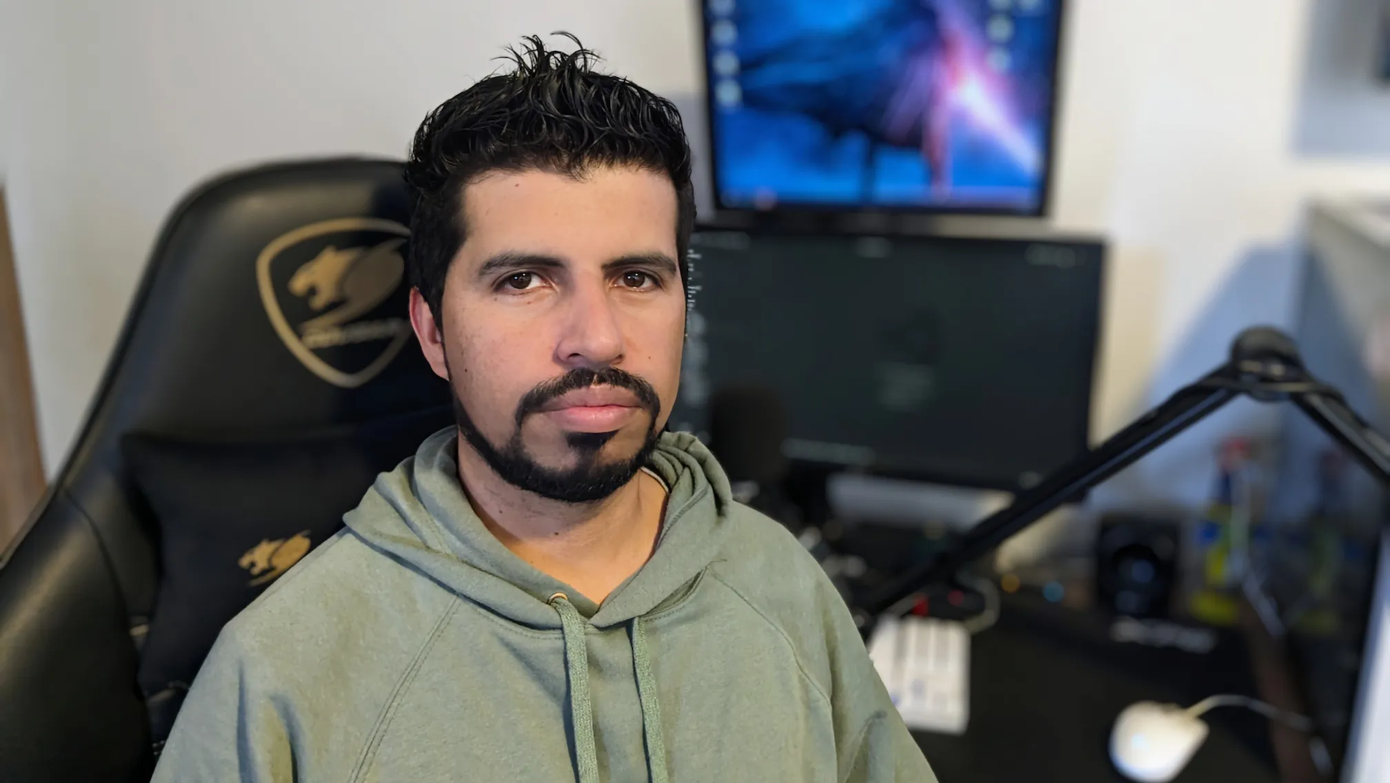 Roberto Londoño at work
